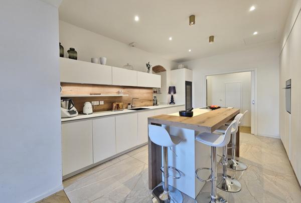 AJACCIO Cours Napoléon - Superbe T3/4 rénové vue mer Ajaccio (20000)