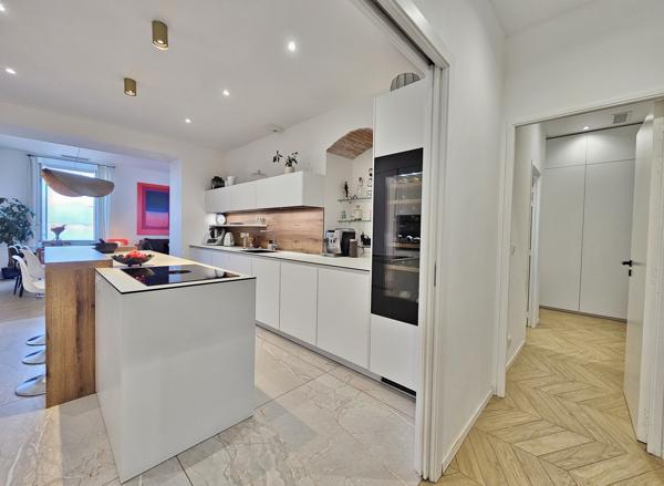 AJACCIO Cours Napoléon - Superbe T3/4 rénové vue mer Ajaccio (20000)