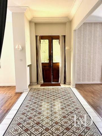 Maison de Maître à Vif - Un charme intemporel, un potentiel rare