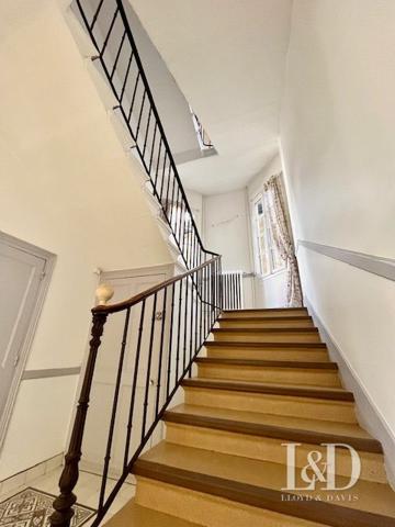 Maison de Maître à Vif - Un charme intemporel, un potentiel rare