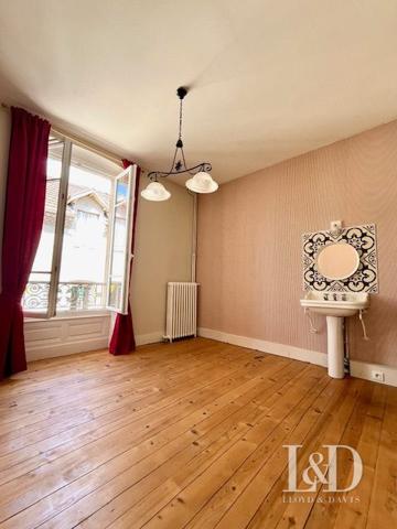 Maison de Maître à Vif - Un charme intemporel, un potentiel rare