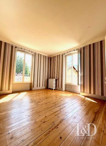 Maison de Maître à Vif - Un charme intemporel, un potentiel rare