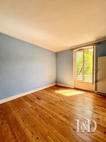 Maison de Maître à Vif - Un charme intemporel, un potentiel rare