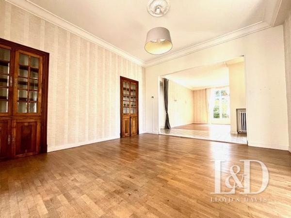 Maison de Maître à Vif - Un charme intemporel, un potentiel rare