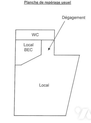 2001 - MORLAIX - RUE GAMBETTA - PROCHE GARE AVEC EXCELLENTE VISIBILITÉ - LOCAL 37M² 