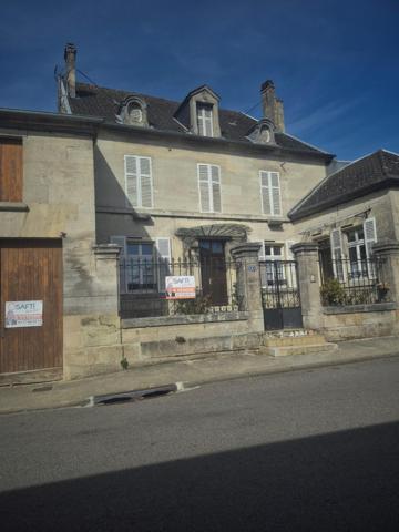 Grande maison de caractère à rénover !