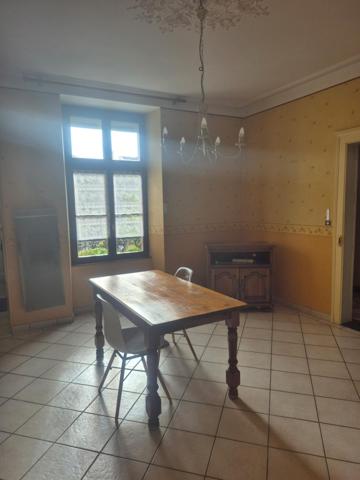 Grande maison de caractère à rénover !