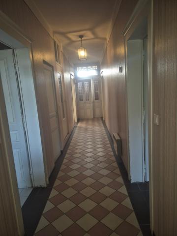 Grande maison de caractère à rénover !