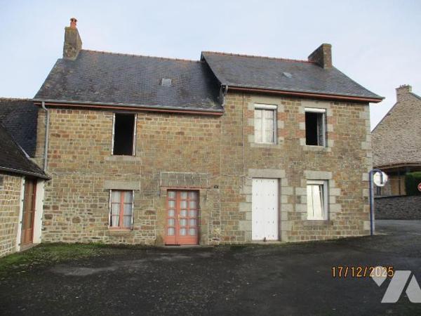 Un immeuble composé de 2 logements de 156,26 m² et 45,93 m², à rénover, outre des dépendances e...