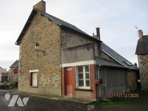 Un immeuble composé de 2 logements de 156,26 m² et 45,93 m², à rénover, outre des dépendances e...