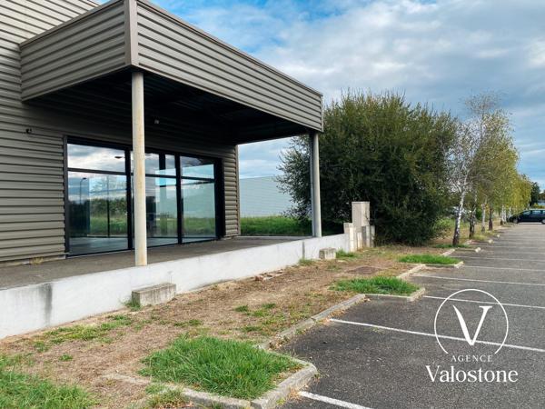 2 x bâtiments industriels de 300 m2 chacun sur Saint Sever avec Terrain Constructible