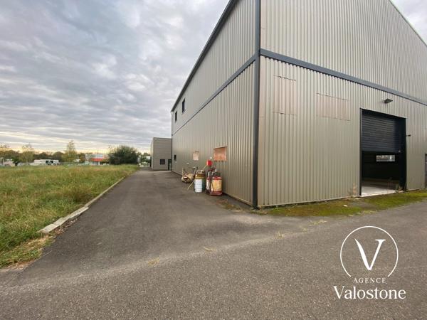2 x bâtiments industriels de 300 m2 chacun sur Saint Sever avec Terrain Constructible