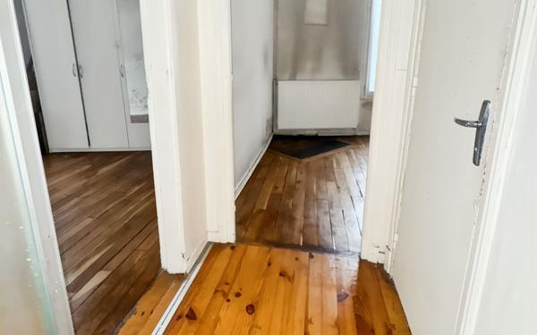 Appartement à vendre    2 pièces • 31,78 m2 Saint-Denis