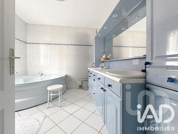 Maison à vendre 7 pièces 131 m² Cesson
