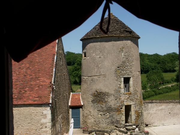 Demeure historique PRECY-SOUS-THIL composée de 15 pièces (390 m²) et 950 m² de dépendances