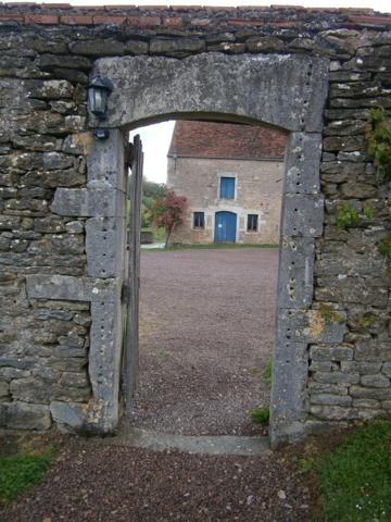 Demeure historique PRECY-SOUS-THIL composée de 15 pièces (390 m²) et 950 m² de dépendances