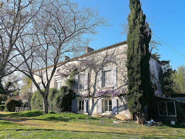 ANCIENNE MAISON DE MAITRE AVEC APPARTEMENTS ET DEPENDANCES EN EXCLUSIVITE