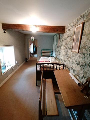 ANCIENNE MAISON DE MAITRE AVEC APPARTEMENTS ET DEPENDANCES EN EXCLUSIVITE