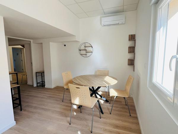 Venelles - Bureau neuf de 24m² en rdc dans ensemble avec cuisine commune