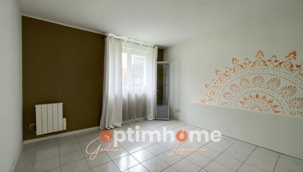 Pour investisseur locatif ou promoteur _ Ensemble immobilier locatif comprenant terrain constructible, Maison et locaux – Bertrange