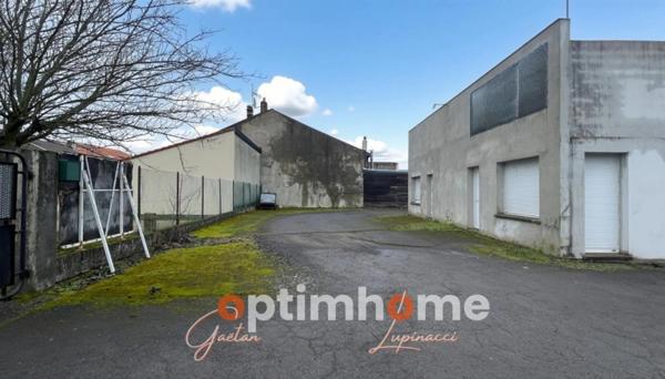 Pour investisseur locatif ou promoteur _ Ensemble immobilier locatif comprenant terrain constructible, Maison et locaux – Bertrange