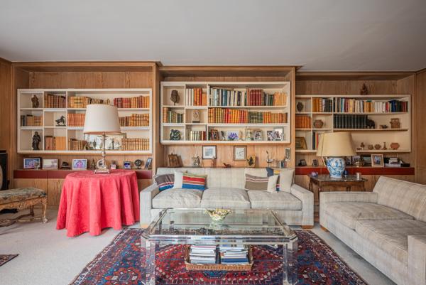 Appartement
         5 pièces
        - 125 m² Bien prestige 1 600 000 € *