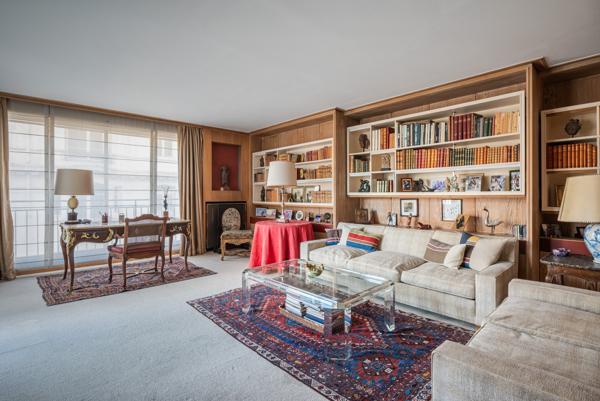 Appartement
         5 pièces
        - 125 m² Bien prestige 1 600 000 € *