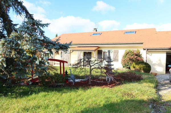 74140 MESSERY. PROX COMMERCES.TB VILLA F6 DE 180 m²HAB AVEC PISCINE SUR 2000m²DE TERR PLAT ET ENSOLEIL.