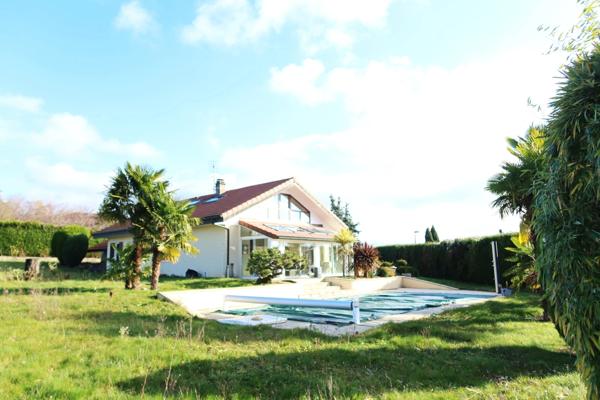 74140 MESSERY. PROX COMMERCES.TB VILLA F6 DE 180 m²HAB AVEC PISCINE SUR 2000m²DE TERR PLAT ET ENSOLEIL.
