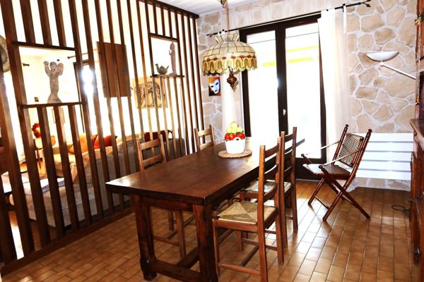 74140 MESSERY. PROX COMMERCES.TB VILLA F6 DE 180 m²HAB AVEC PISCINE SUR 2000m²DE TERR PLAT ET ENSOLEIL.