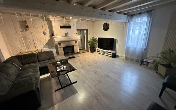 Maison à vendre    2 pièces •  Villiers-en-Lieu