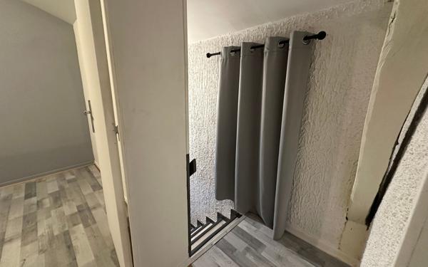 Maison à vendre    2 pièces •  Villiers-en-Lieu