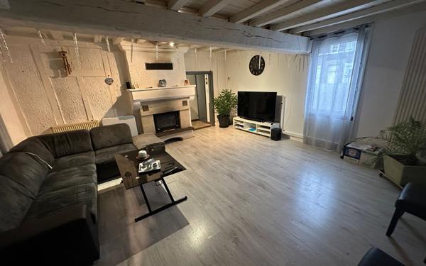 Maison à vendre    2 pièces •  Villiers-en-Lieu