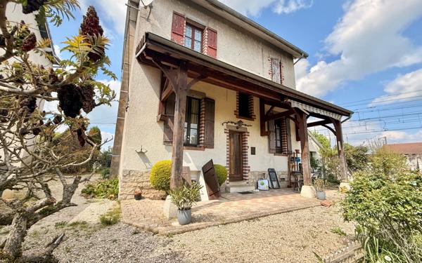 Maison à vendre    5 pièces •  Genlis