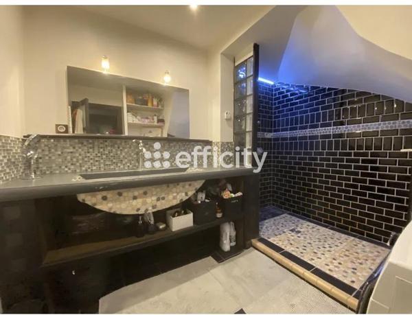 Appartement
         2 pièces
        - 62 m² Exclusivité 254 000 € *