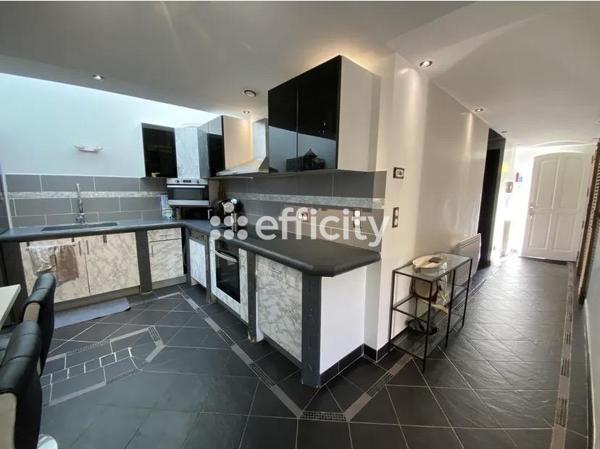 Appartement
         2 pièces
        - 62 m² Exclusivité 254 000 € *