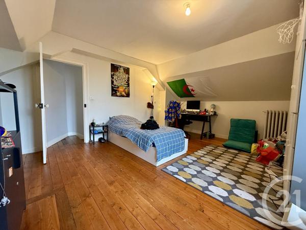 Immeuble à vendre  179,41 m2 FONTAINEBLEAU - 77