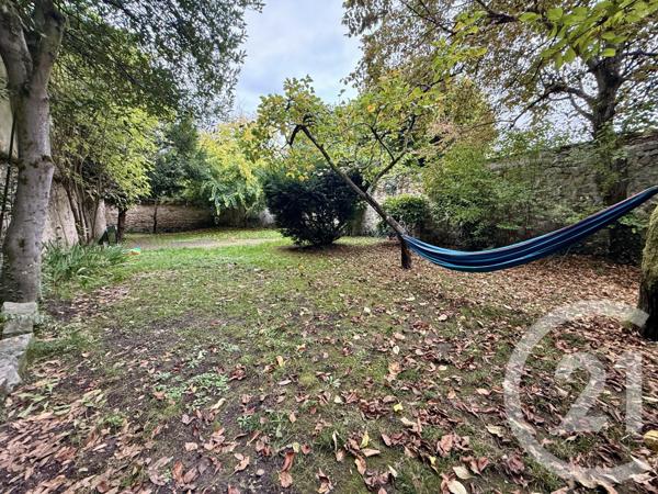 Immeuble à vendre  179,41 m2 FONTAINEBLEAU - 77