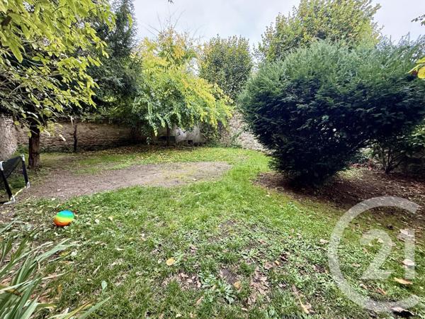 Immeuble à vendre  179,41 m2 FONTAINEBLEAU - 77