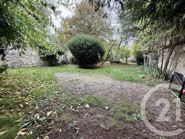 Immeuble à vendre  179,41 m2 FONTAINEBLEAU - 77