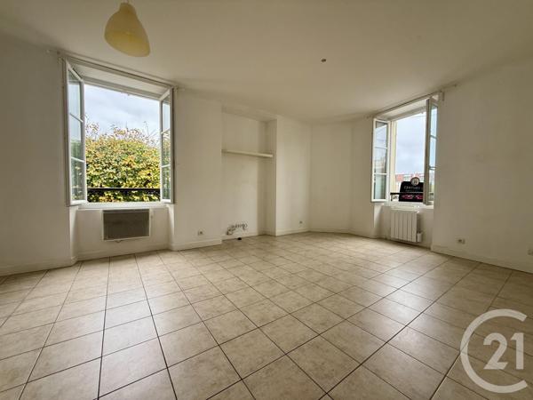 Immeuble à vendre  179,41 m2 FONTAINEBLEAU - 77