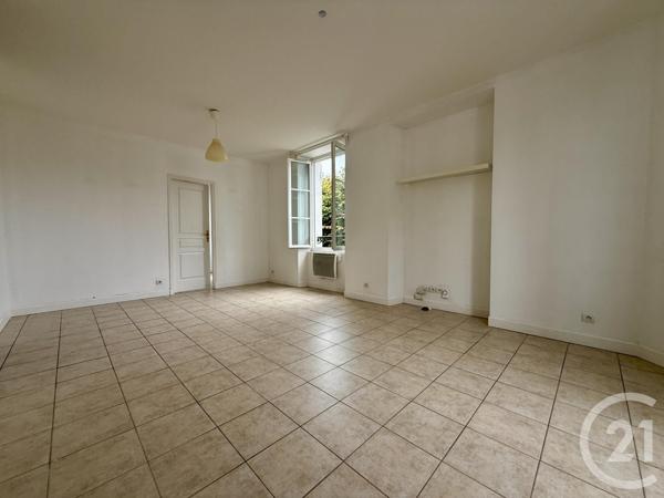 Immeuble à vendre  179,41 m2 FONTAINEBLEAU - 77