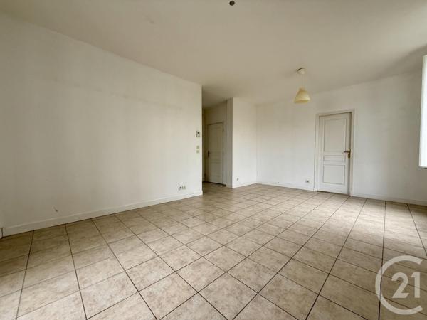 Immeuble à vendre  179,41 m2 FONTAINEBLEAU - 77