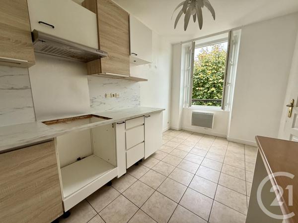 Immeuble à vendre  179,41 m2 FONTAINEBLEAU - 77