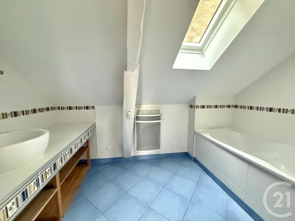 Immeuble à vendre  179,41 m2 FONTAINEBLEAU - 77