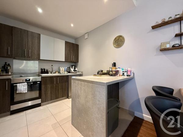 Immeuble à vendre  179,41 m2 FONTAINEBLEAU - 77