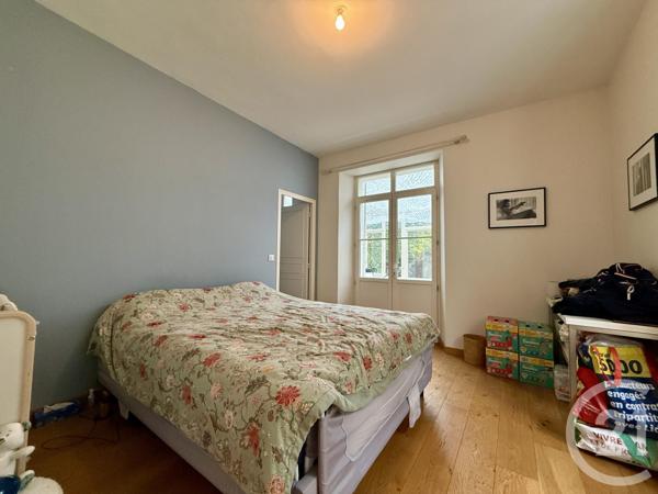 Immeuble à vendre  179,41 m2 FONTAINEBLEAU - 77