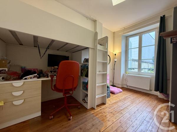 Immeuble à vendre  179,41 m2 FONTAINEBLEAU - 77