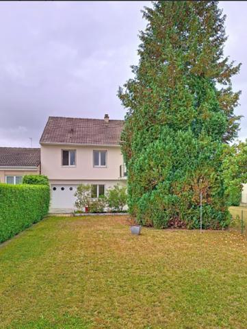 Maison familiale Rambouillet 4 pièce(s) 109 m2 quartier Beau Soleil terrain 403 m²