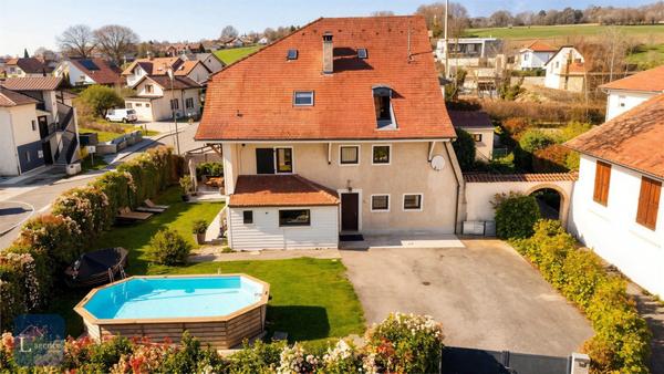 Maison mitoyenne 8 pièces 5 chambres 226 m² Piscine, jardin, terrass, balcon, cave , combles améanageables à CESSY 01170